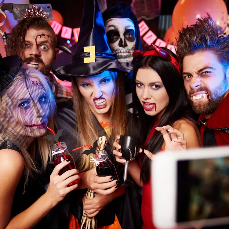 Clássicos do terror da década de 1980 ganham vida no Halloween