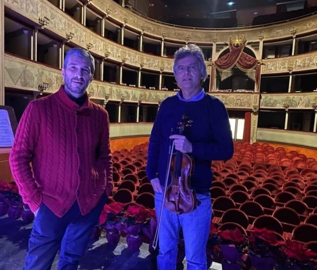 “A Arte da Sonata – Violino e Piano em Diálogo”, que traz ao Brasil dois nomes consagrados da música clássica europeia: Paolo Ardinghi (violino) e Sergio De Simone (piano)