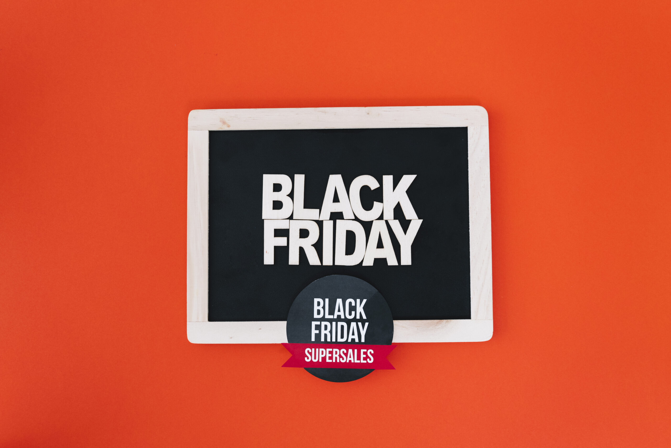 Produtos mais buscados na promoção Black Friday e como economizar ainda mais