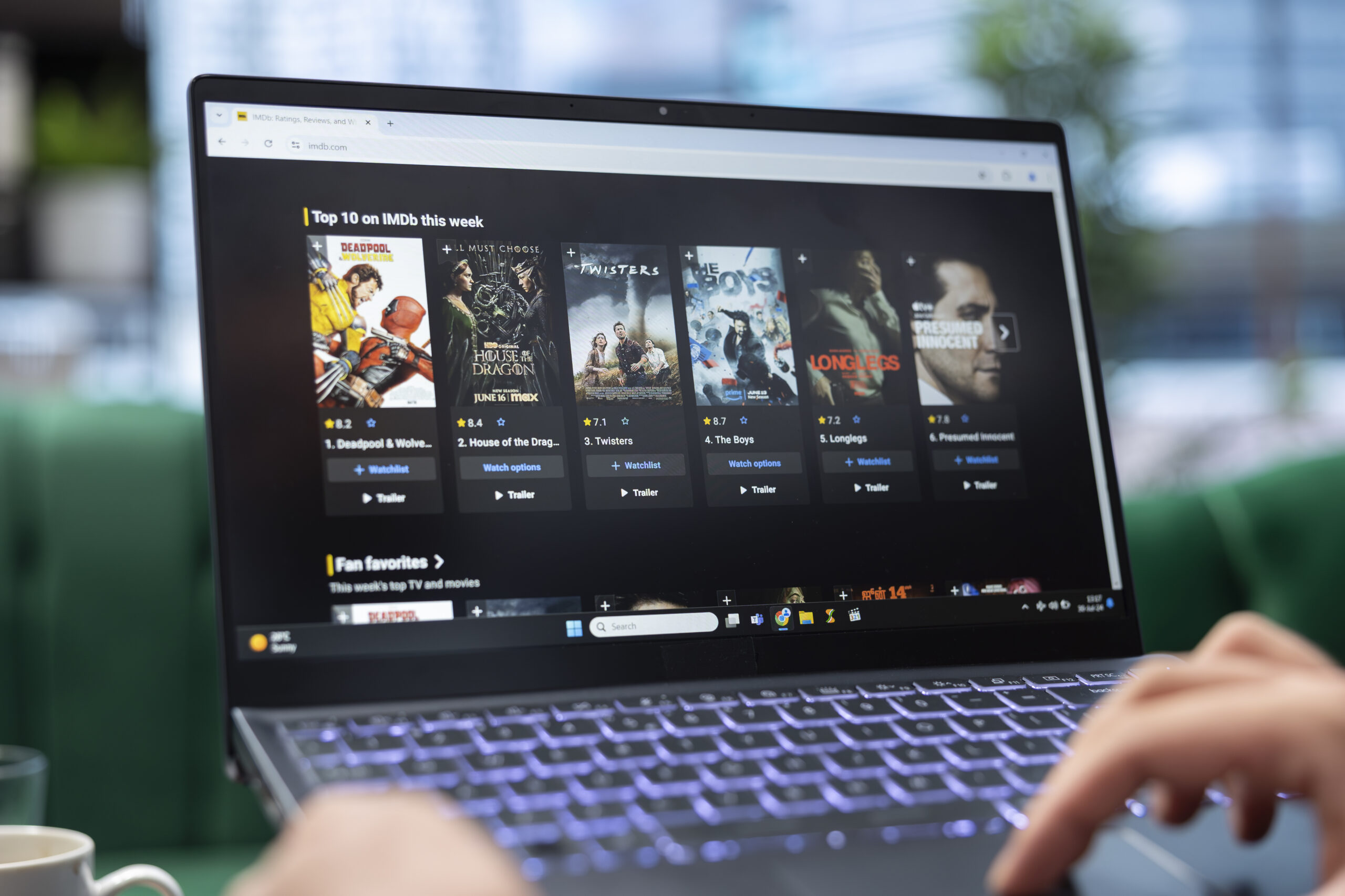 Pipoca e hype: 3 filmes e séries que você precisa assistir agora em março