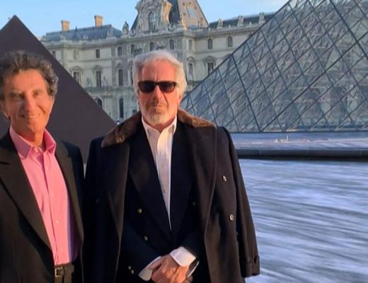 Macron minimiza escândalo Epstein e oposição pede investigação