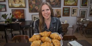 Empresária aposta em croissants no Centro de Curitiba