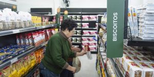 Idosos podem comprar nos Armazéns da Família sem cadastro