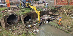 Curitiba enfrenta desafios após fortes chuvas com limpeza intensificada