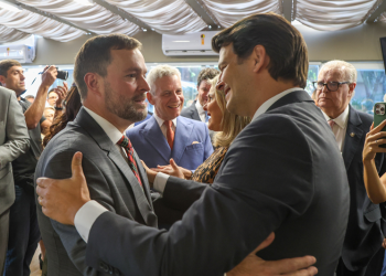 Eduardo Pimentel participa da posse do novo presidente do TRE-PR