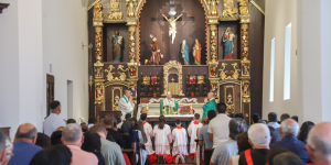 Eduardo Pimentel preside a posse do novo pároco e visita feira tradicional