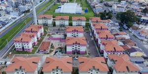 Futuros moradores celebram vistoria nos apartamentos do Residencial Theo Aterino