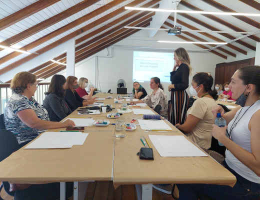 Liceu de Ofícios Criativos inicia oficinas para geração de renda