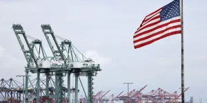 Tarifas globais de Trump entram em vigor com polêmica