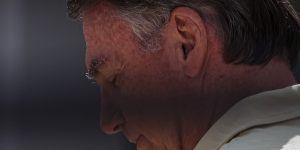 Jair Bolsonaro em frente à sua residência. Brasília (DF), 03