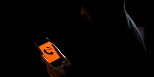 Foto: 1 de 1 Ataque hacker coleta de dados pessoais a celulares. I - Foto: Igo E