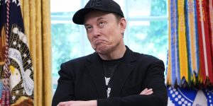 Biliardários Elon Musk e Vinod Khosla se enfrentam novamente