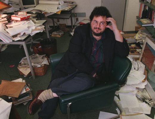 Yale suspende David Gelernter enquanto investiga contato com Epstein