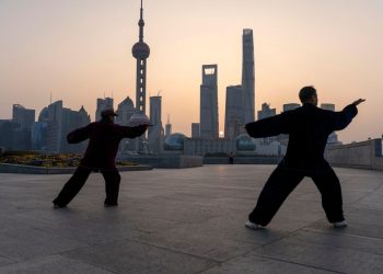 Investidores globais apostam em ações e na moeda chinesa em 2026