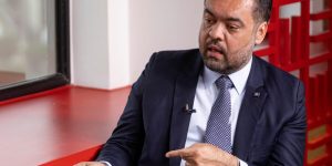 TSE prorroga análise de ações contra governador Cláudio Castro