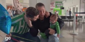 Bebê juventudista deixa hospital em São Paulo e volta para Caxias do Sul