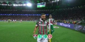 Com gol de Samuel Xavier, Fluminense vence o Internacional no Maracanã
