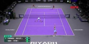 Luisa Stefani e Timea Babos despacham atuais campeãs e vão às semifinais do WTA Finals