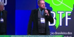 Você viu? Leão e Oswaldo Oliveira cornetam técnicos estrangeiros na frente de Ancelotti