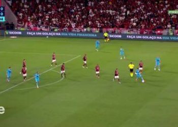 Desempenho de Neymar em queda enquanto atitudes permanecem constantes