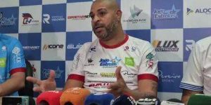 Adriano diz na coletiva no Rei Pelé que maioria dos alagoanos torce pelo Flamengo