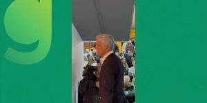 Bebeto é homenageado em A Coruña após lançamento de livro