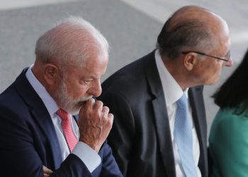 PT se divide, e PSB luta pela permanência de Alckmin na vice