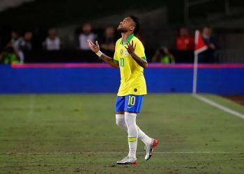 Neymar adquire marca de Pelé: legado do 'Rei do futebol' em novas mãos