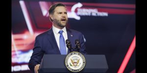 Ted Cruz critica JD Vance e Trump em gravações sigilosas