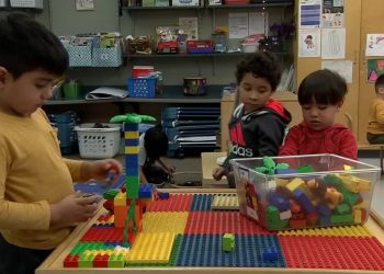 Juiz suspende congelamento de US$ 10 bilhões em fundos para creches