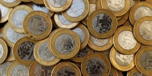 Ganhos firmes nas taxas dos DIs após declarações de Haddad