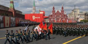 2025-05-09T132602Z_1_LYNXMPEL480J5_RTROPTP_4_WW2-ANNIVERSARY-RUSSIA-PARADE-1