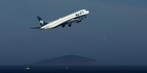 Avião da Azul decola do aeroporto Santos Dumont, no Rio de Janeiro. — Foto: 1 de