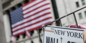 Wall Street inicia semana com alta impulsionada por IA