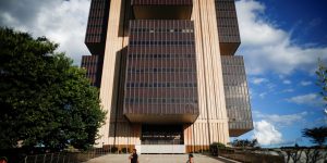 Conflito no Oriente Médio e balanço da China marcam a agenda econômica