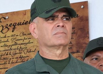 Ataque mortal à equipe de segurança de Maduro gera tensões internacionais