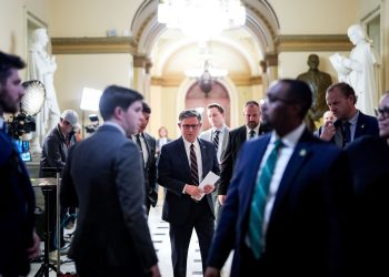 Câmara dos EUA avança em proposta para derrubar tarifas canadenses