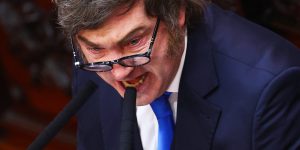 Foto: 1 de 1 O presidente da Argentina, Javier Milei, discursa durante a sessão
