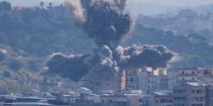 Foto: 1 de 3 Bombardeio israelense em Tiro, no sul do Líbano, em 8 de abril de 2