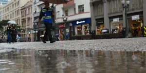 2026-06-10_-_chuva_rua_xv-13