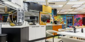 Marcenaria das cozinhas do BBB 26 destaca equilíbrio entre técnica e design