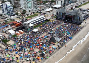 Padre Reginaldo Manzotti encerra Verão Maior Paraná com 38 mil fiéis