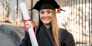 A Importância do Diploma Superior para o Crescimento Profissional e Pessoal