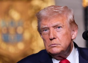 Celebração de Ano Novo ocorre em Mar-a-Lago sob segurança reforçada