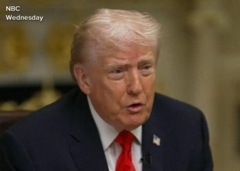 Trump defende economia e nega pedido de desculpas por vídeo racista