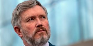 Nomes de co-conspiradores de Jeffrey Epstein são revelados pelo DOJ