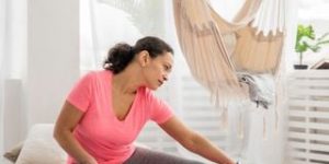 Cristina Ponce ensina três exercícios para evitar quedas após os 60 anos