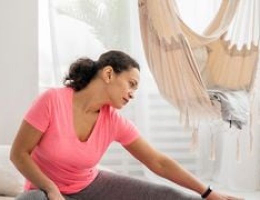 Cristina Ponce ensina três exercícios para evitar quedas após os 60 anos