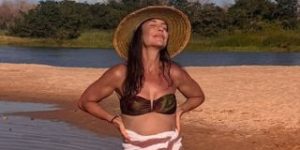 Solteira, Ivete Sangalo provoca a web com body ultracavado, mostra marquinha e valoriza bumbum torneado aos 53 anos em foto ousada. Veja!