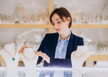 revender semijoias e construir um negócio lucrativo